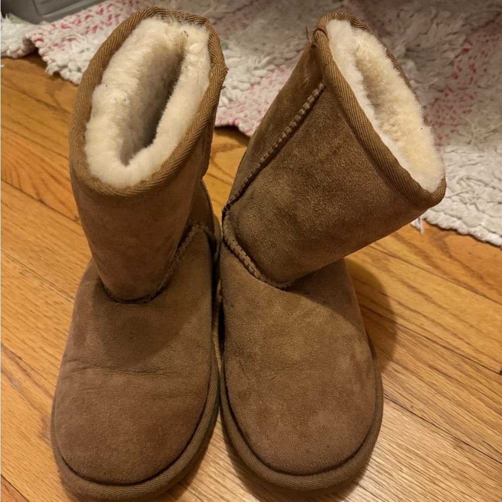 Ugg Boots girl size 1